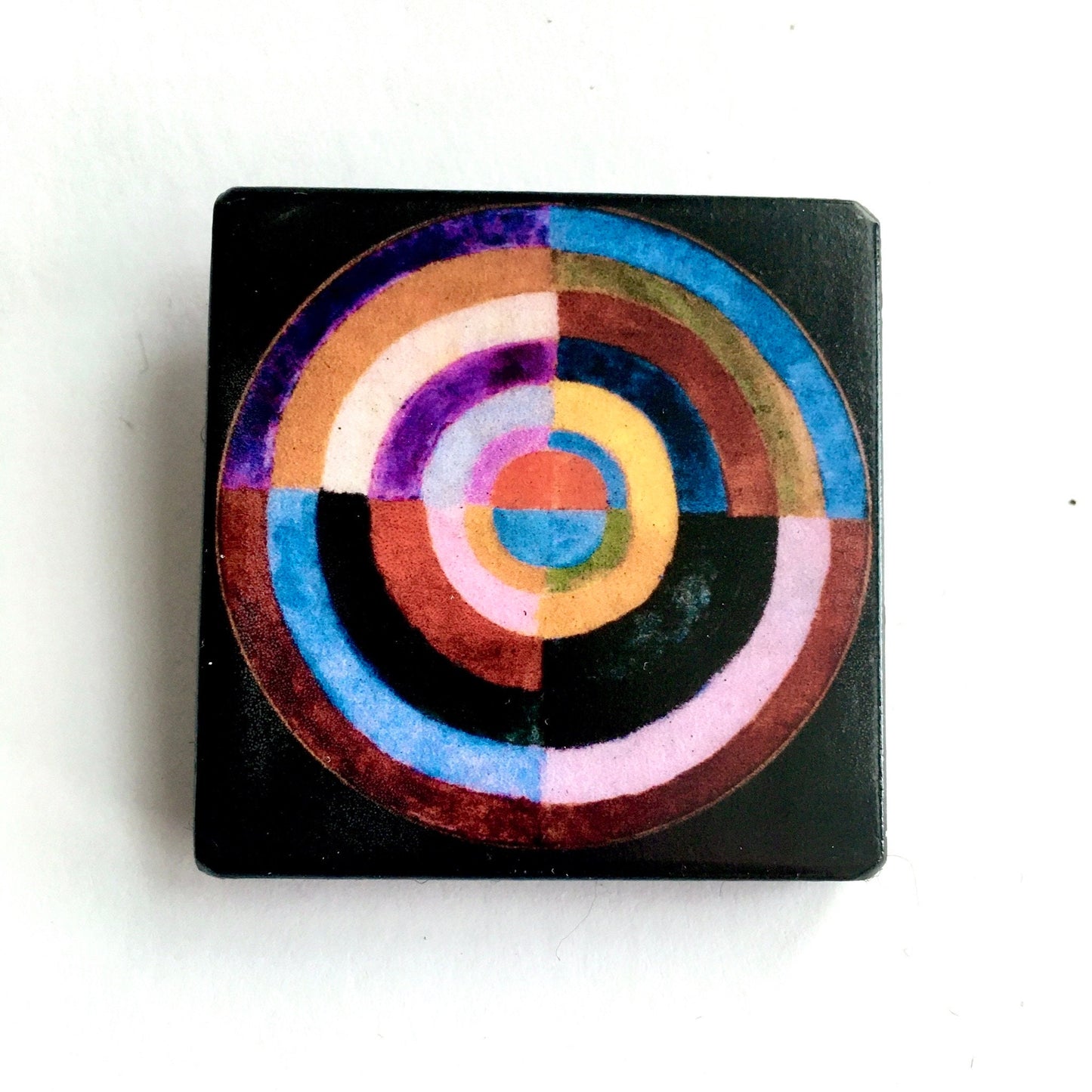 Geometric wooden brooch. Robert Delaunay, Disque Simultane' 1912. Abstract art, colorful jewellery by Obljewellery sustainable gifts.
