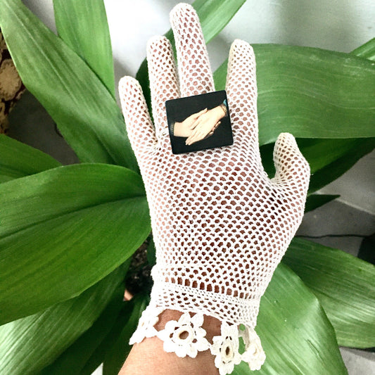 Jan van Eyck, alternative engagement ring.