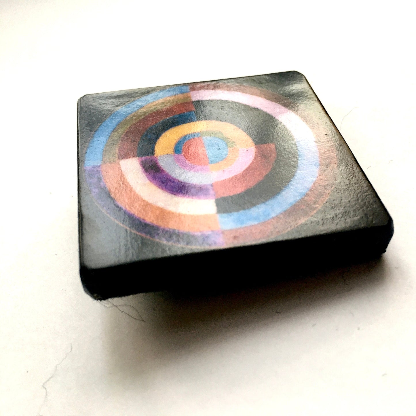 Geometric wooden brooch. Robert Delaunay, Disque Simultane' 1912. Abstract art, colorful jewellery by Obljewellery sustainable gifts.