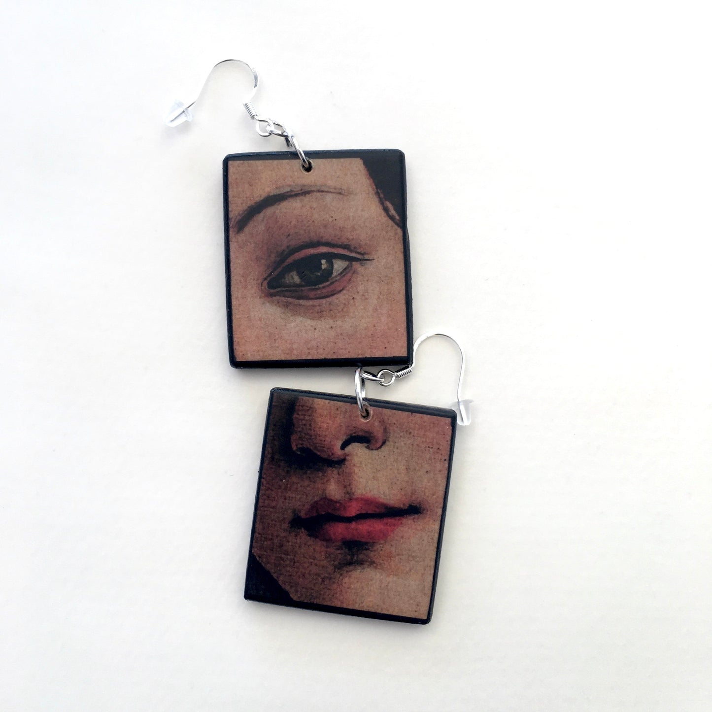 Mismatched earrings with the lips and rhe eye of Venere, detail of art paintig by Sandro Botticelli, Obljewellery inspired by Renaissance art for this cool, aesthetic art gift