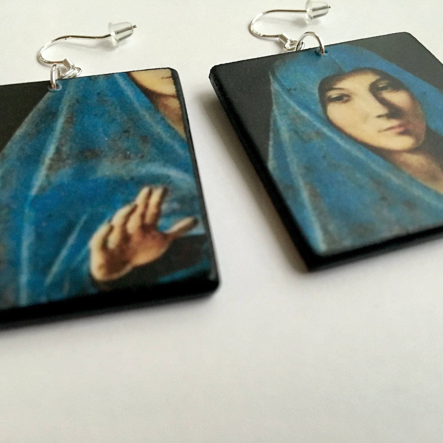 Italian Renaissance art, Antonello da Messina, Annunciata earrings. Madonna with blue veil art detail on top of these aesthetic, mismatched earrings handmade from sustainable wood and sterling silver hooks by Obljewellery.