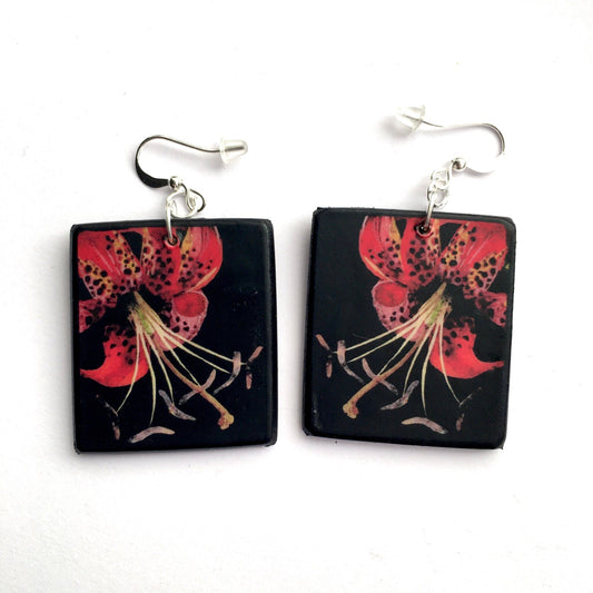 Inspired by Mary Delany collage  floral art red lily, Obljewellery handmade these aesthetic, artsty earrings on sustainable wood and plated silver hooks. Each  is 3.5 cm x 3 con x2mm.
