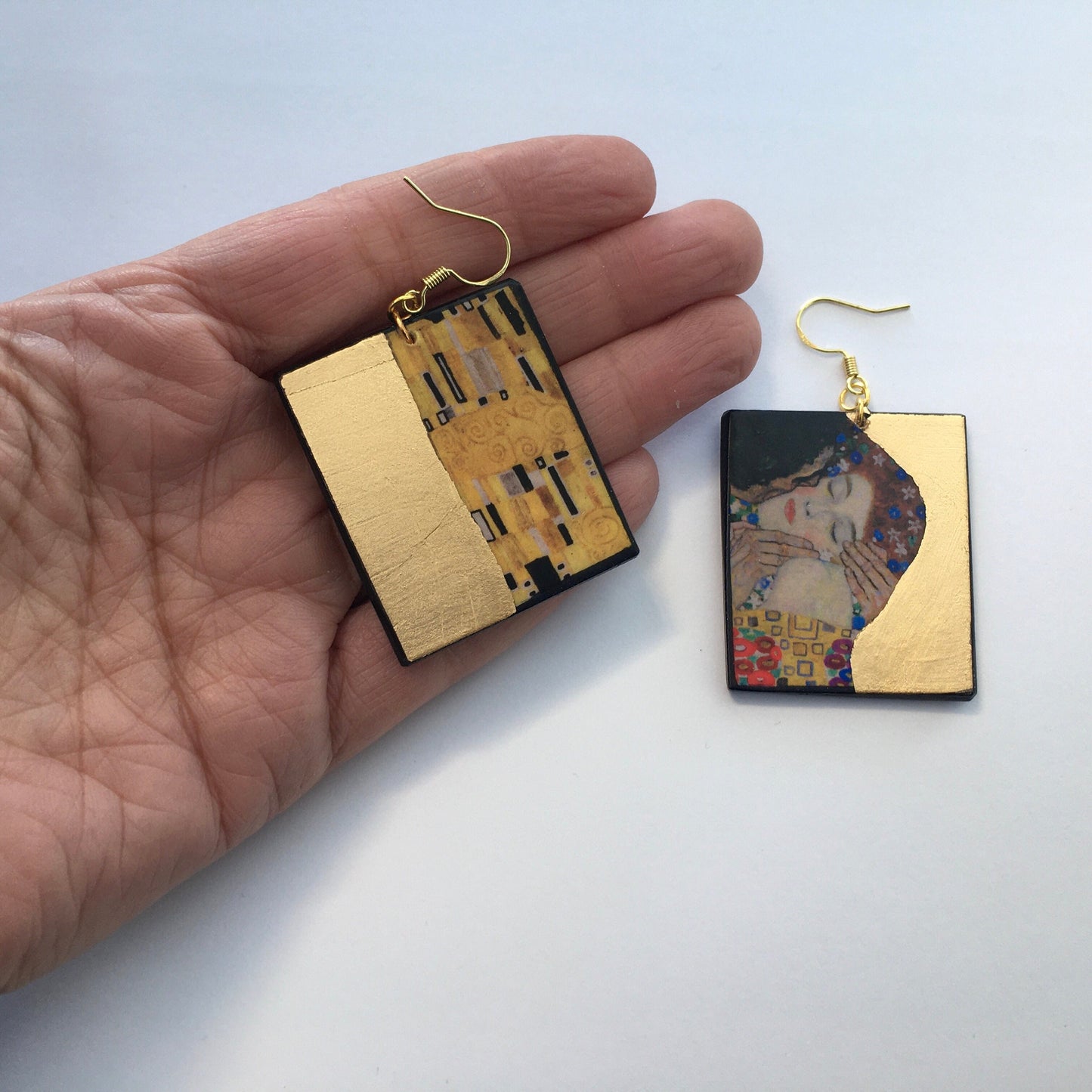 Gustave Klimt, the Kiss, art earrings. Engagement gift earrings. Symbol of love, Romantic gift earrings on wood with French gold leaf details. Statement gift earrings. The Kiss, one of the most famous paintings by Gustav Klimt,