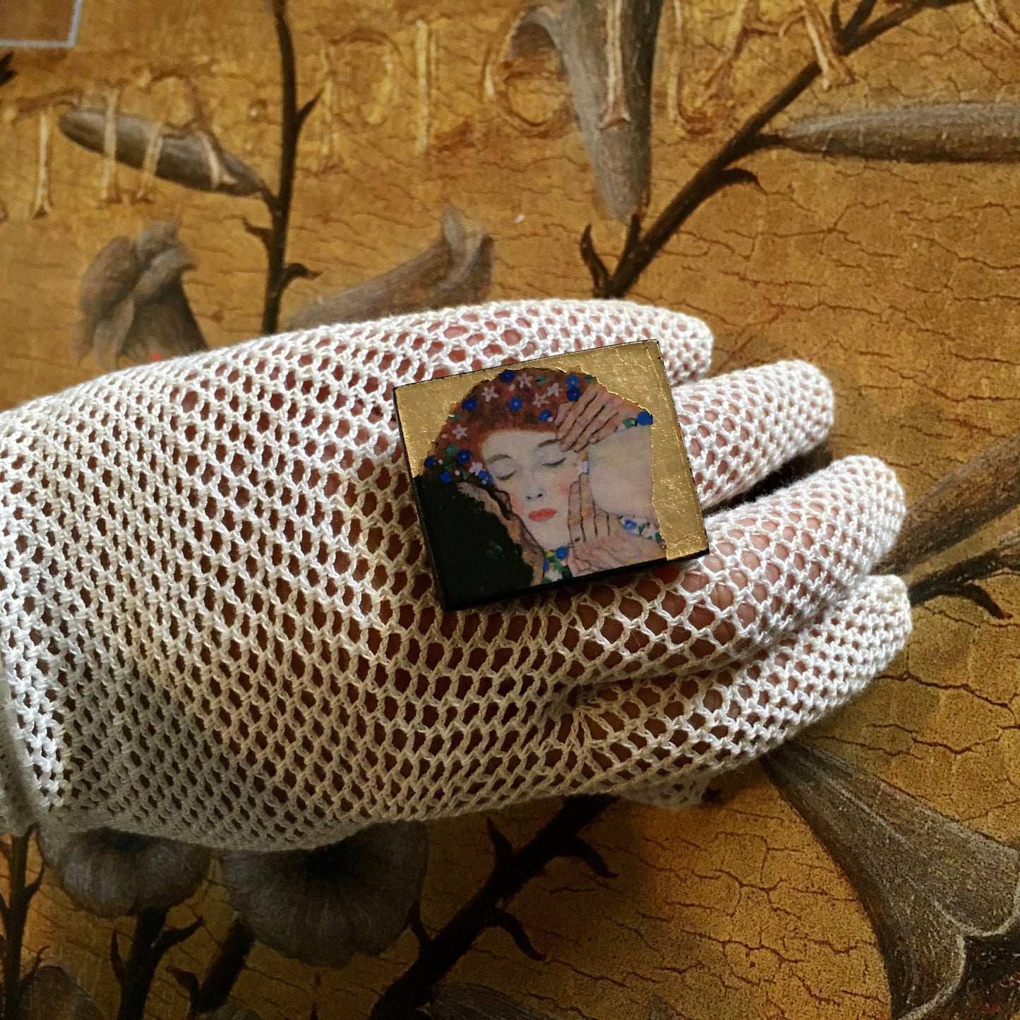 Klimt inspired promise ring. This ring shows a strong message of love with the aesthetic art detail of “The Kiss” painting. The promise is a ring is handmade by Obljewellery from sustainable wood and French gold leaf.