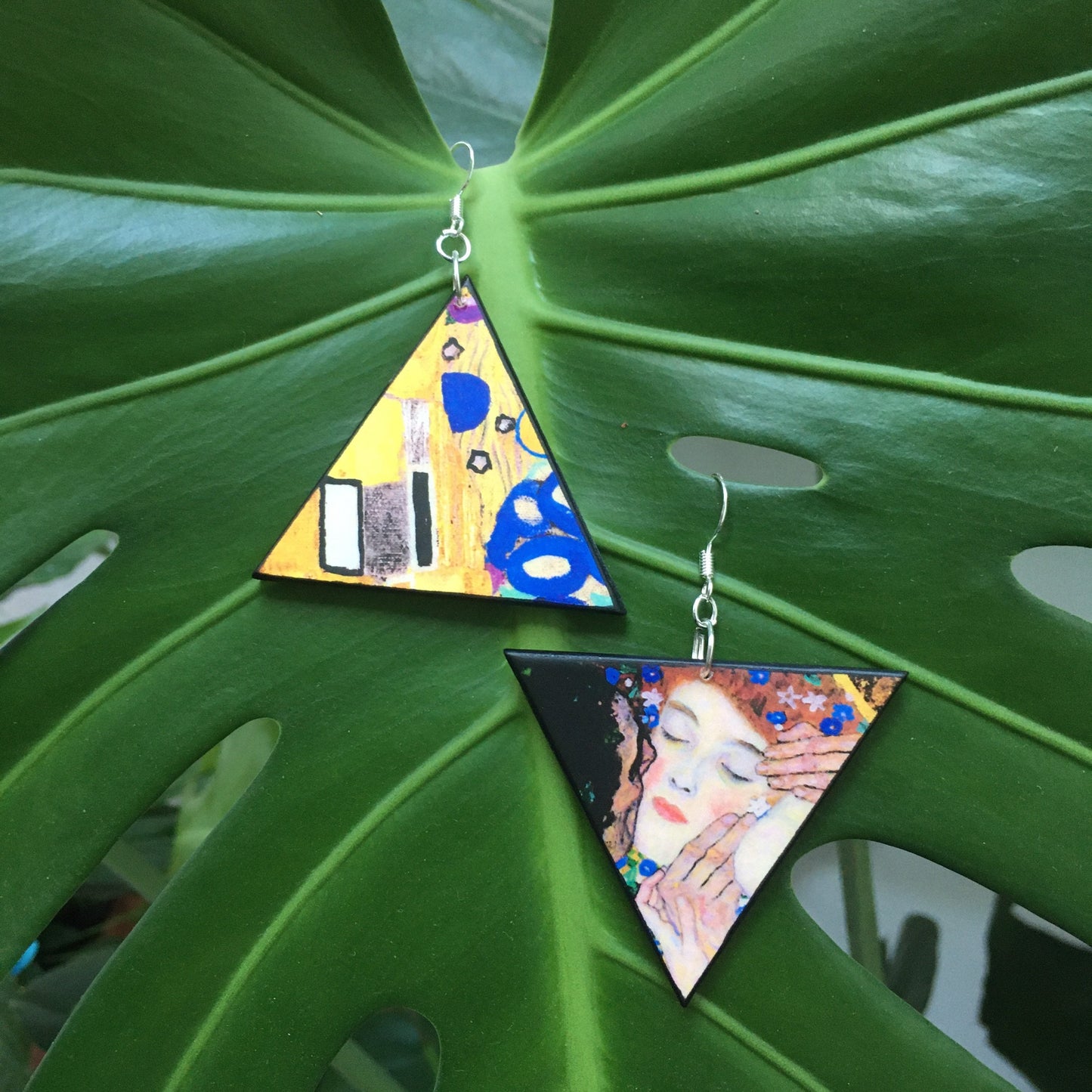Obljewellery Earrings inspired by Gustav Klimt and his painting The Kiss to create these triangular, mismatched earrings on wood.