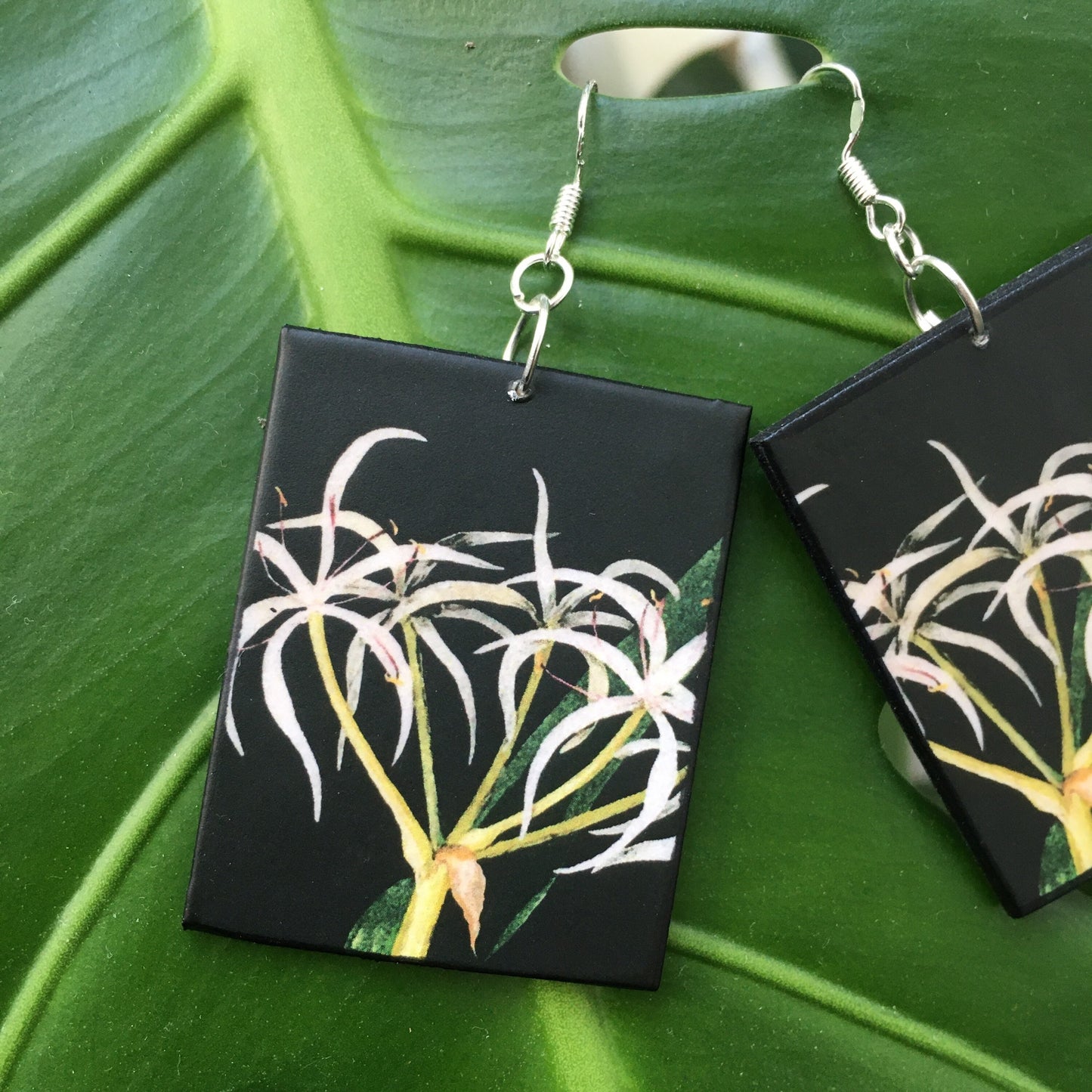 Mary Delany white flowers earrings. Mother day gift