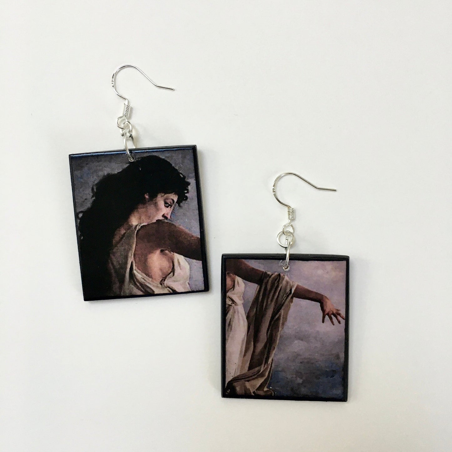 The Death of Sappho earrings, present on top side some detail of the impressive oil painting by Miguel Carbonell Selva. The earrings are completely handmade without any industrial process by Obljewellery. These aesthetic, lightweight earrings represent a story of Greek mythological sapphic art. Sustainable artsy gift