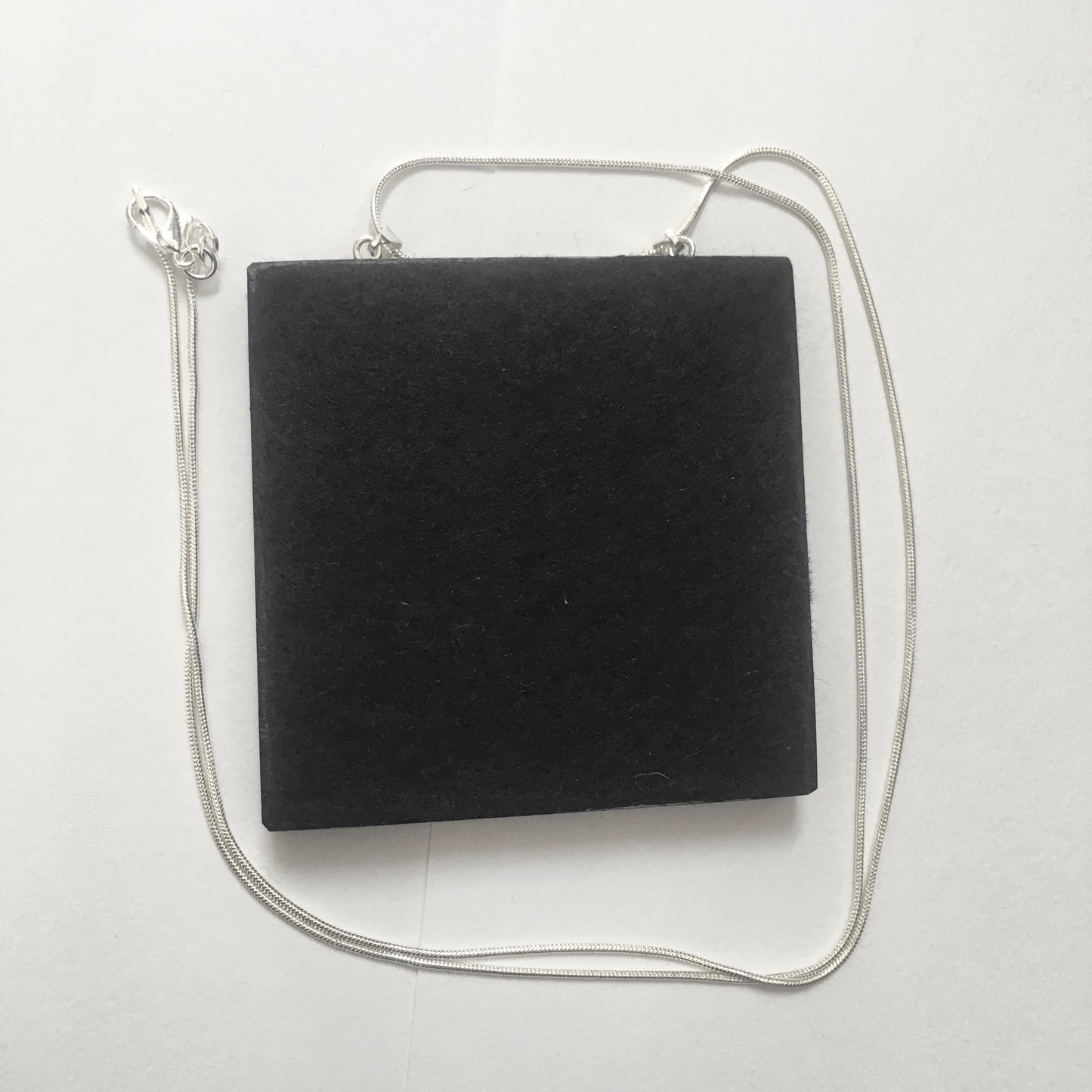 Museum-Inspired Sustainable Necklace Pop eye necklace Obljewellery