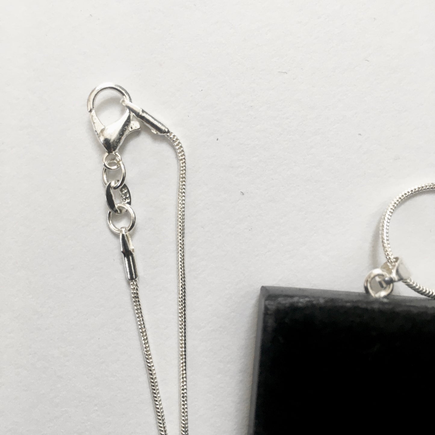 Museum-Inspired Sustainable Necklace Pop eye necklace Obljewellery