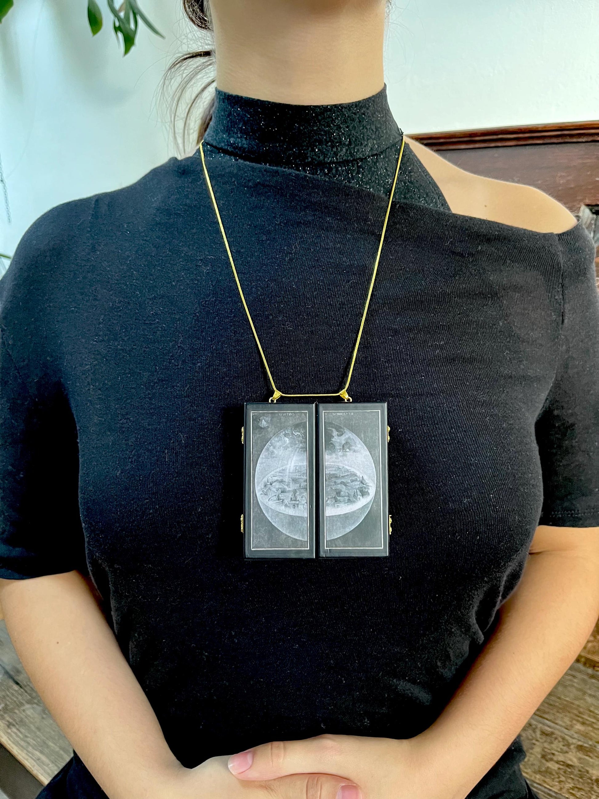 Museum-Inspired Sustainable Necklace The Garden of Earthly Delights: A Wearable 3D Triptych Obljewellery