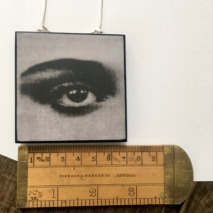 Museum-Inspired Sustainable Necklace Pop eye necklace Obljewellery