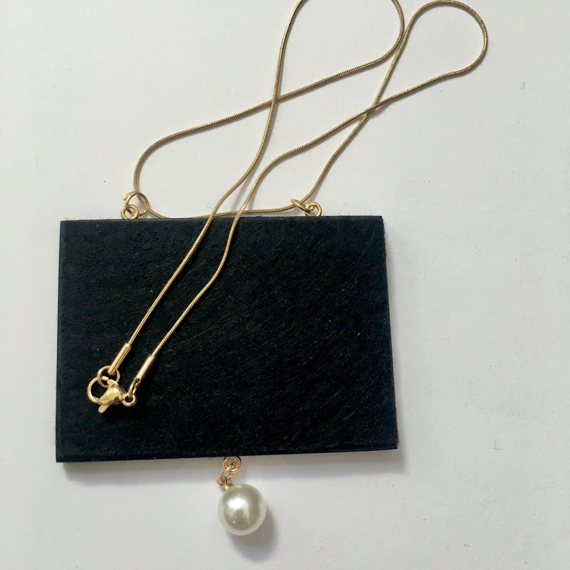 Museum-Inspired Sustainable Necklace Gustav Klimt “The Kiss” Art Pendant Necklace with Pearl &amp; Gold Leaf Obljewellery