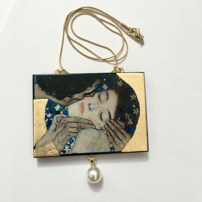 Museum-Inspired Sustainable Necklace Gustav Klimt “The Kiss” Art Pendant Necklace with Pearl &amp; Gold Leaf Obljewellery