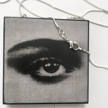 Museum-Inspired Sustainable Necklace Pop eye necklace Obljewellery