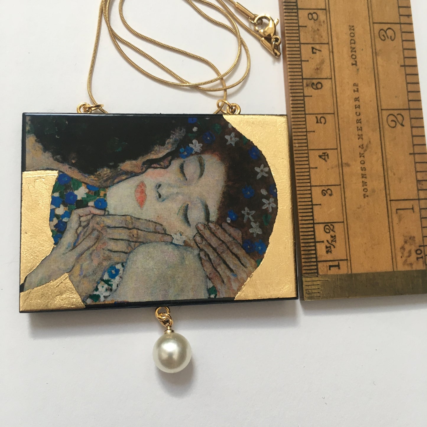 Museum-Inspired Sustainable Necklace Gustav Klimt “The Kiss” Art Pendant Necklace with Pearl &amp; Gold Leaf Obljewellery