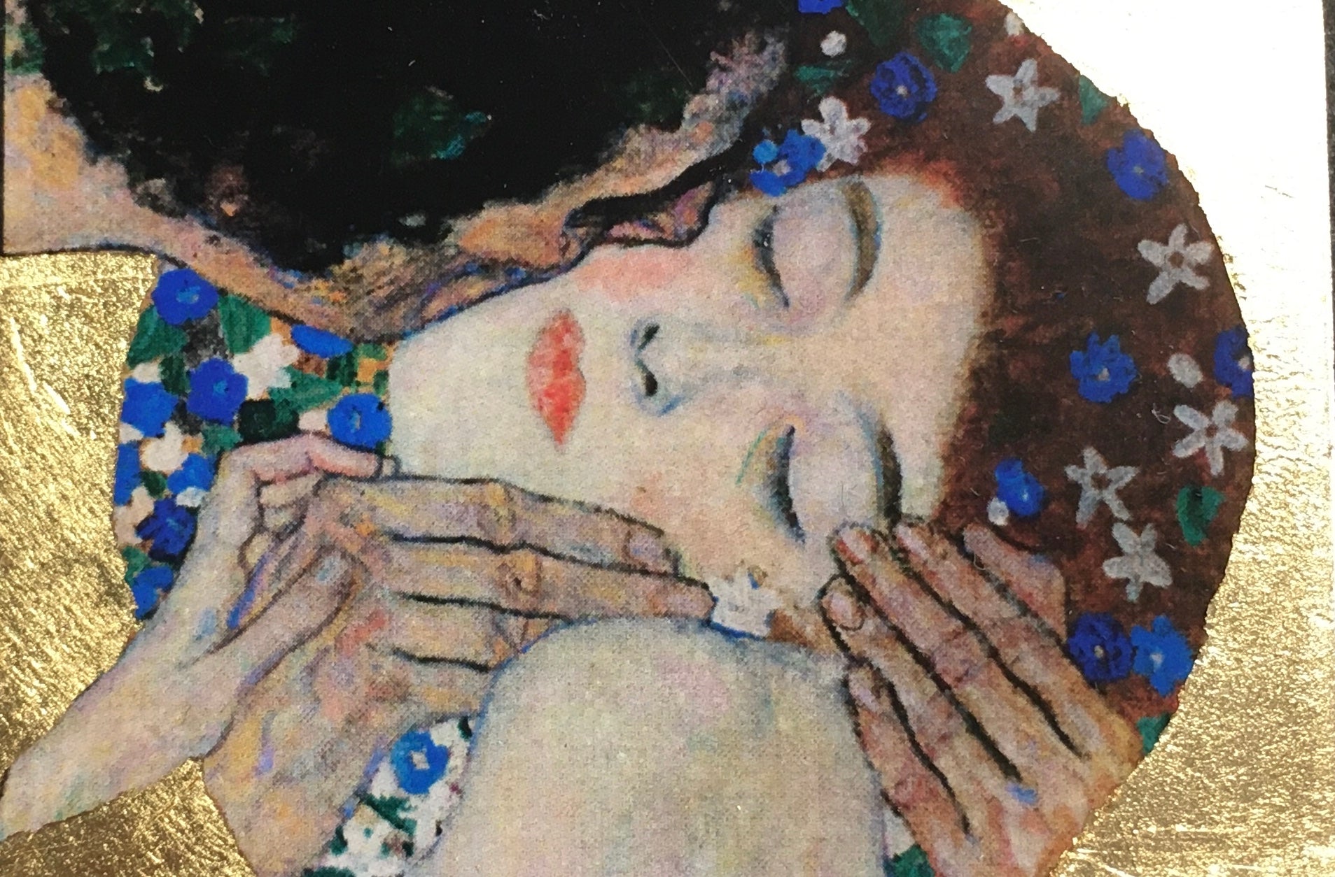 Museum-Inspired Sustainable Necklace Gustav Klimt “The Kiss” Art Pendant Necklace with Pearl &amp; Gold Leaf Obljewellery