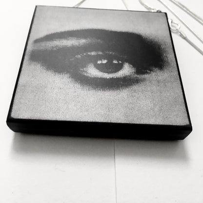 Museum-Inspired Sustainable Necklace Pop eye necklace Obljewellery