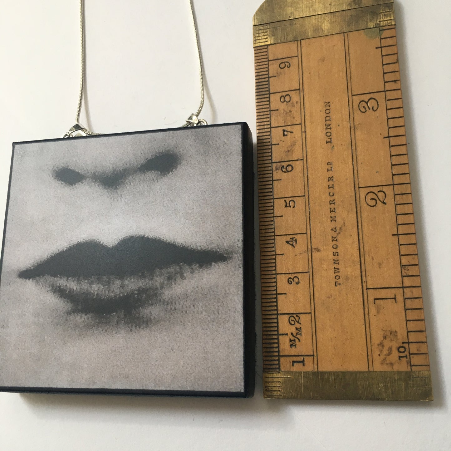Museum-Inspired Sustainable Necklace Lips Pop art necklace Obljewellery