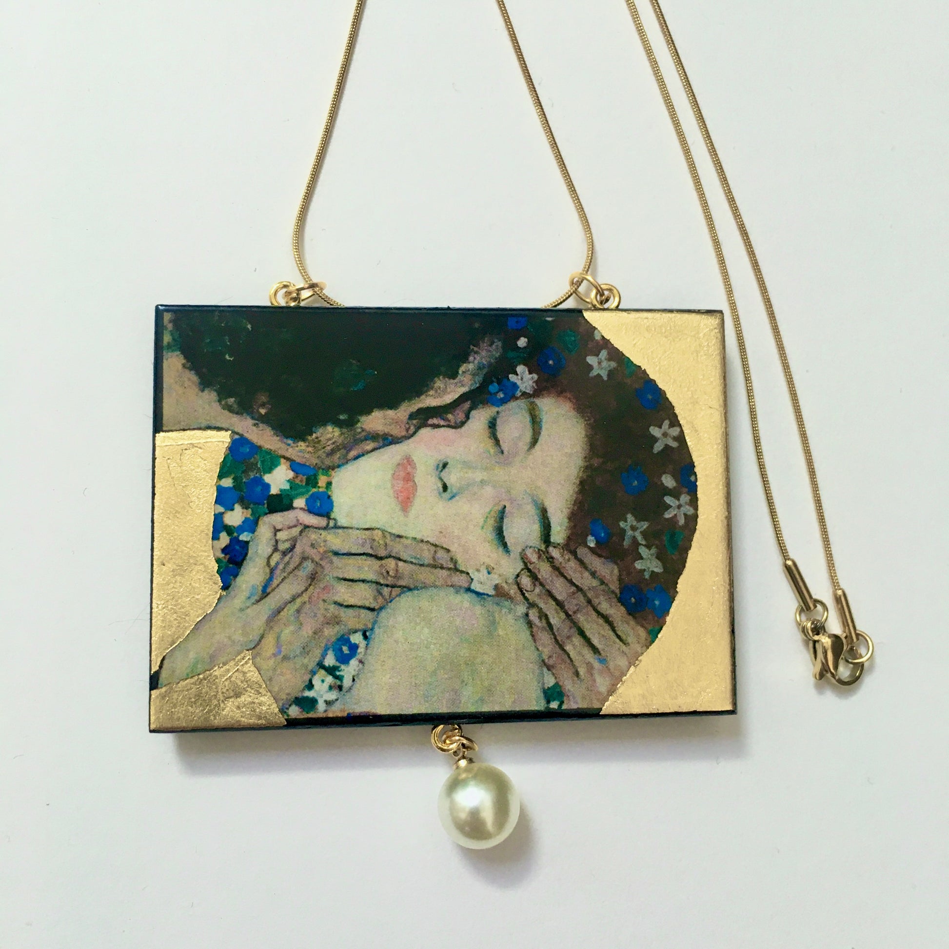 Museum-Inspired Sustainable Necklace Gustav Klimt “The Kiss” Art Pendant Necklace with Pearl &amp; Gold Leaf Obljewellery