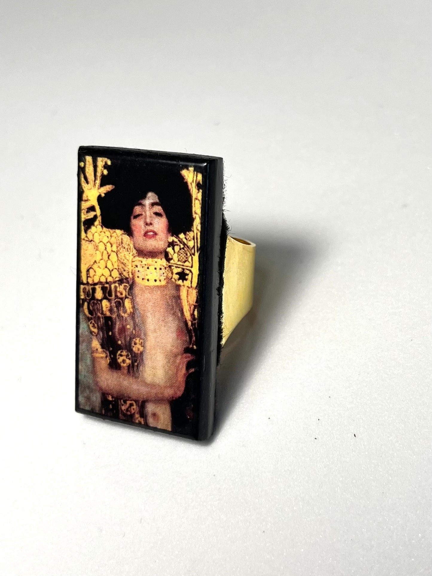 Museum-Inspired Sustainable Rings Judith and the Head of Holofernes, Gustav Klimt wood ring Obljewellery