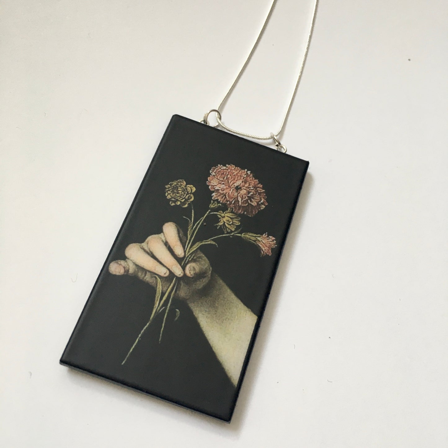 Museum-Inspired Sustainable Necklace Jaen Ranc art detail necklace Obljewellery