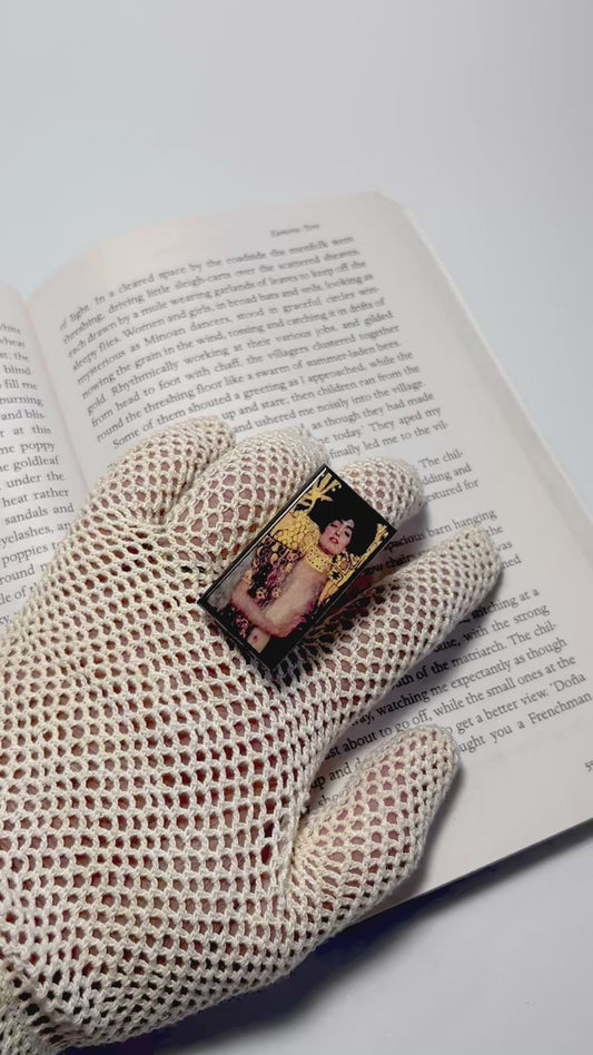 Judith y la cabeza de Holofernes, anillo de madera de Gustav Klimt