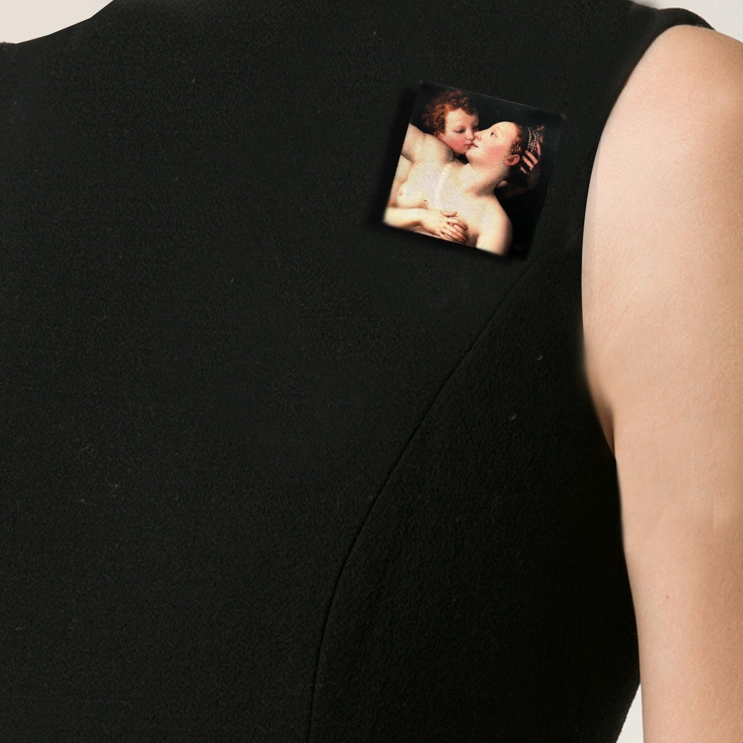 Wooden brooch ,Venus kissing Cupido, Rinaissance art painting by Bronzino. 4.3cm squared, quirky brooch.
