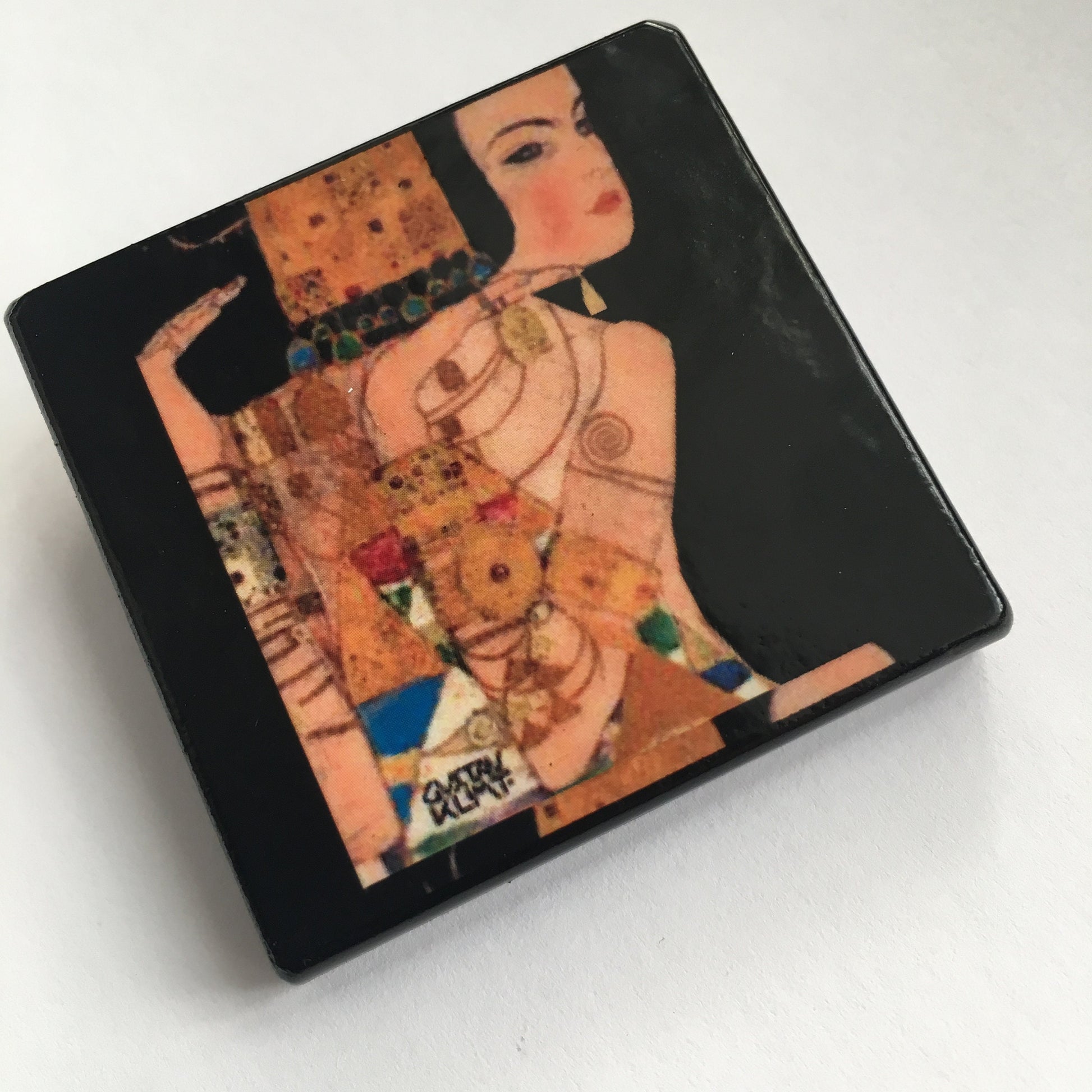 Museum-Inspired Sustainable Brooches Klimt art booch Obljewellery