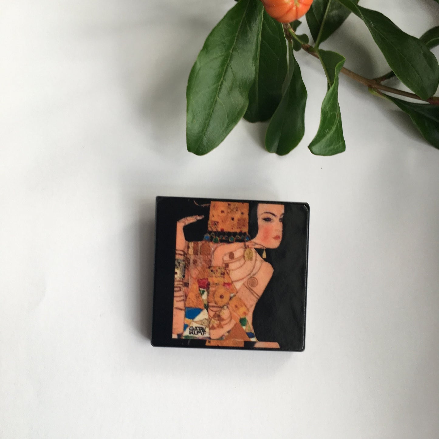 Museum-Inspired Sustainable Brooches Klimt art booch Obljewellery