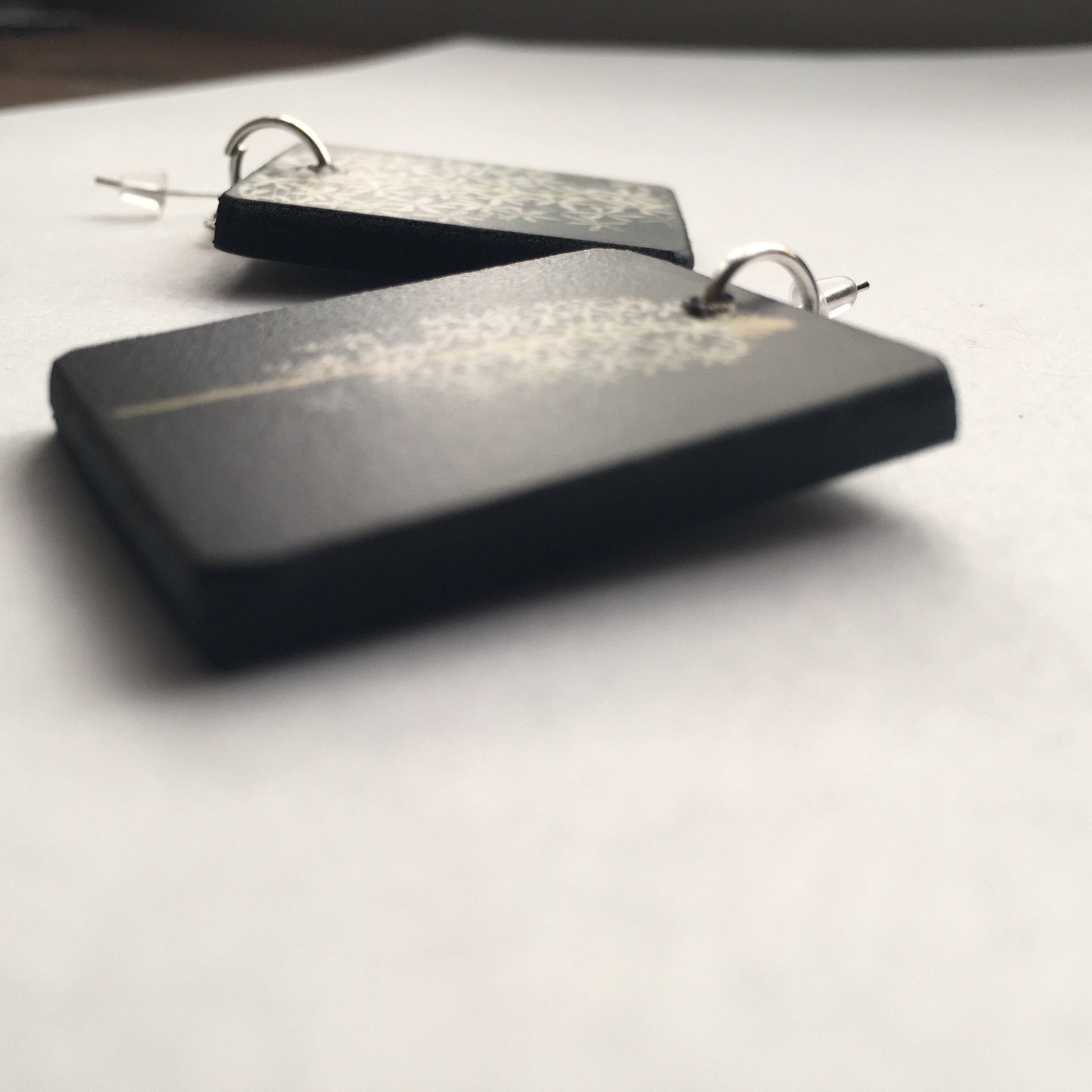 Museum-Inspired Sustainable Earrings Mary Delany, white flowers earrings. Sustainable gift Obljewellery