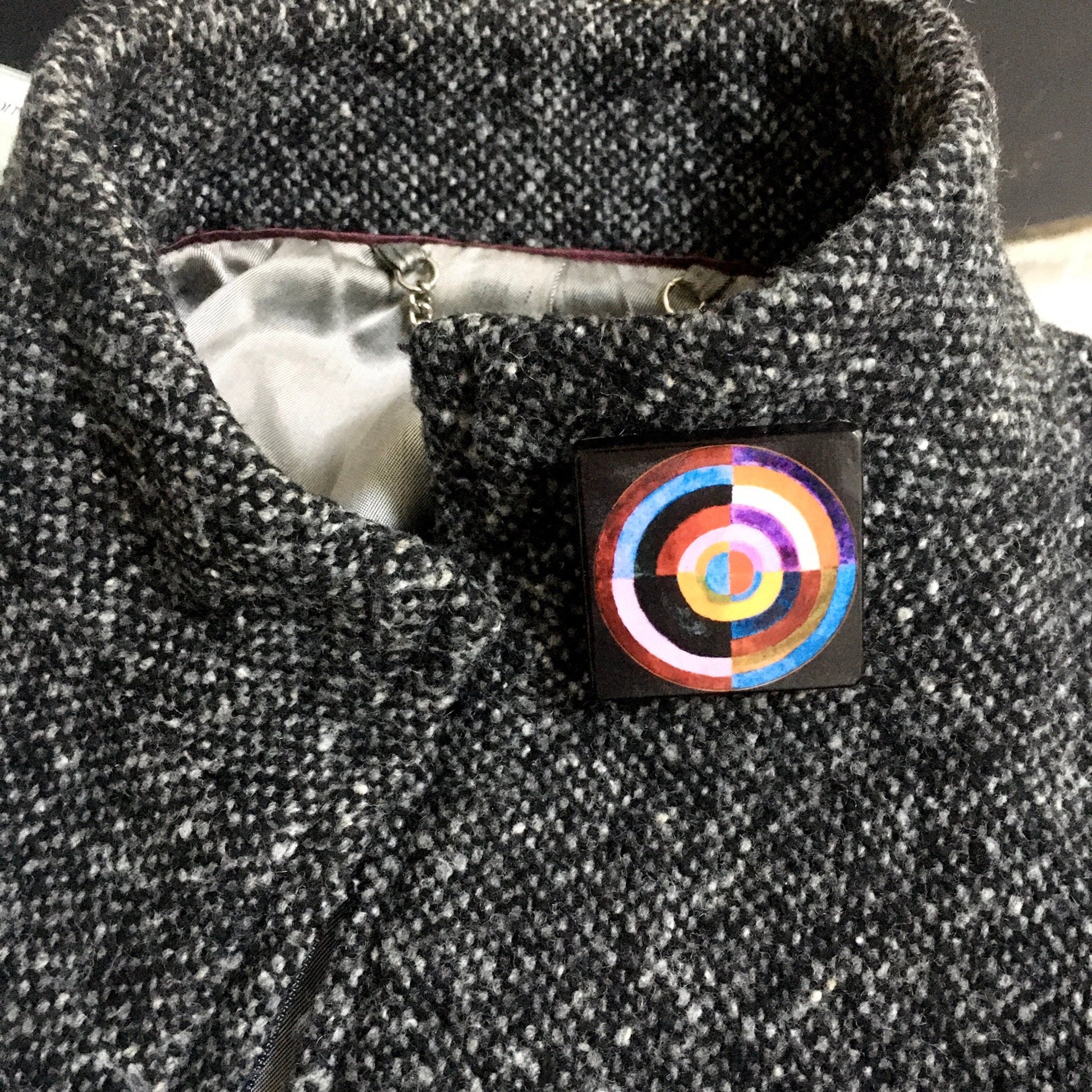 Museum-Inspired Sustainable Brooches Robert Delaunay, Disque Simultane statement brooch Obljewellery