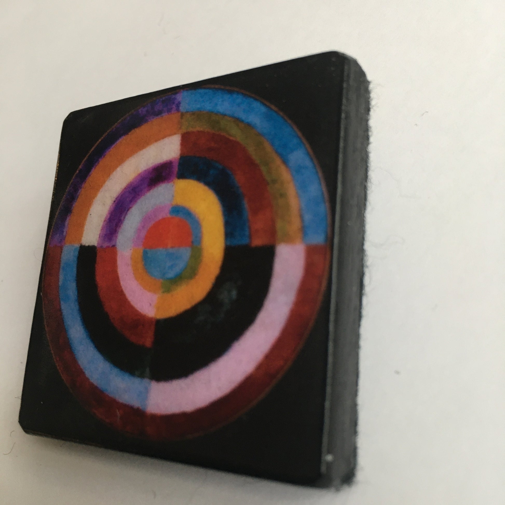 Museum-Inspired Sustainable Brooches Robert Delaunay, Disque Simultane statement brooch Obljewellery