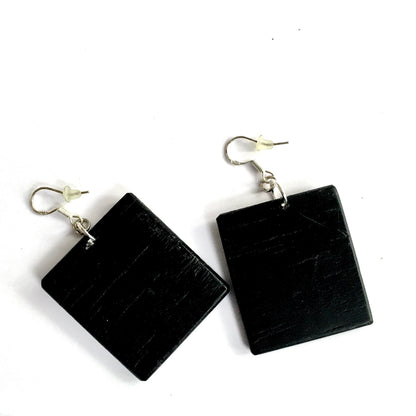 Museum-Inspired Sustainable Earrings Gustav Klimt, Portrait of a Lady, green earrings. Obljewellery
