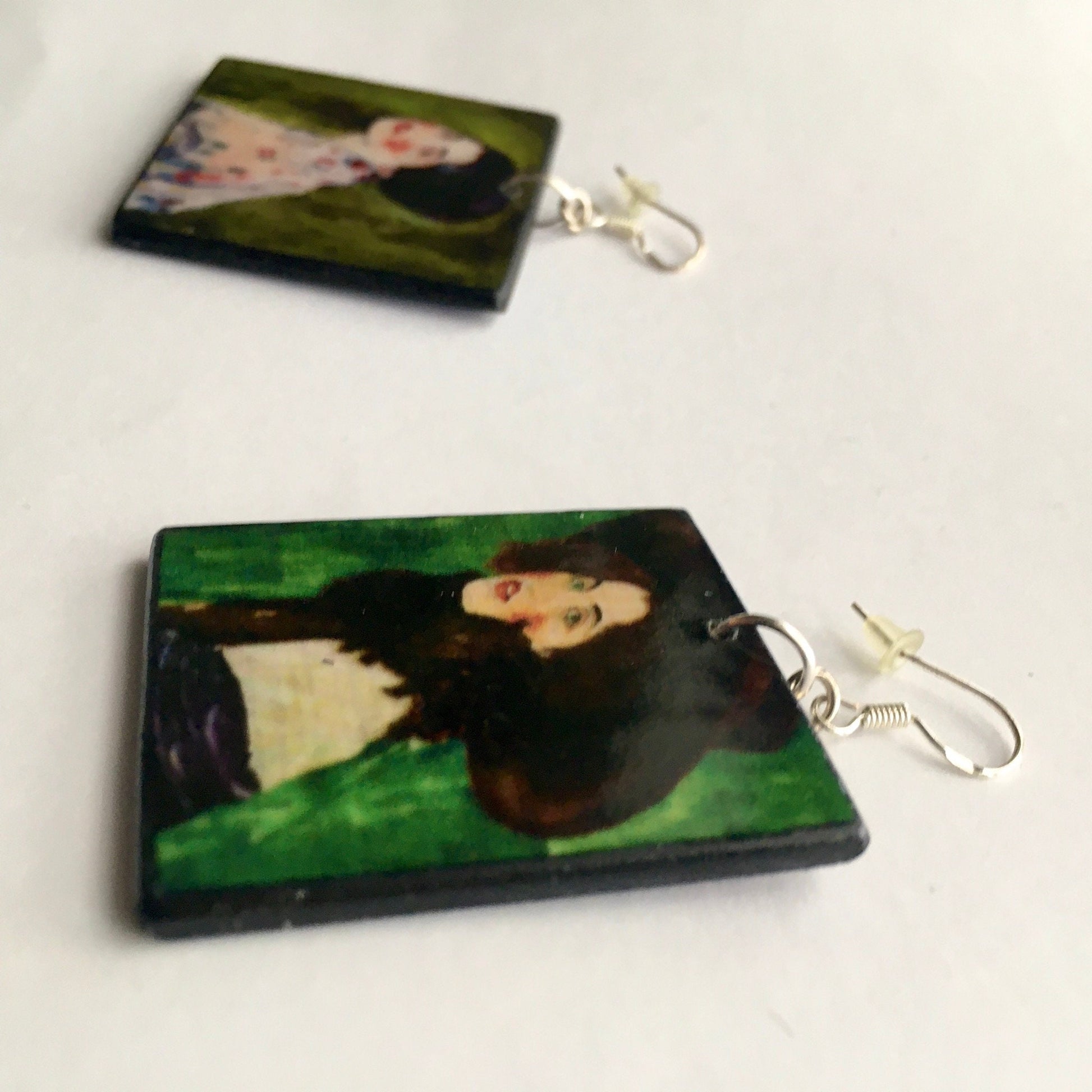 Museum-Inspired Sustainable Earrings Gustav Klimt, Portrait of a Lady, green earrings. Obljewellery