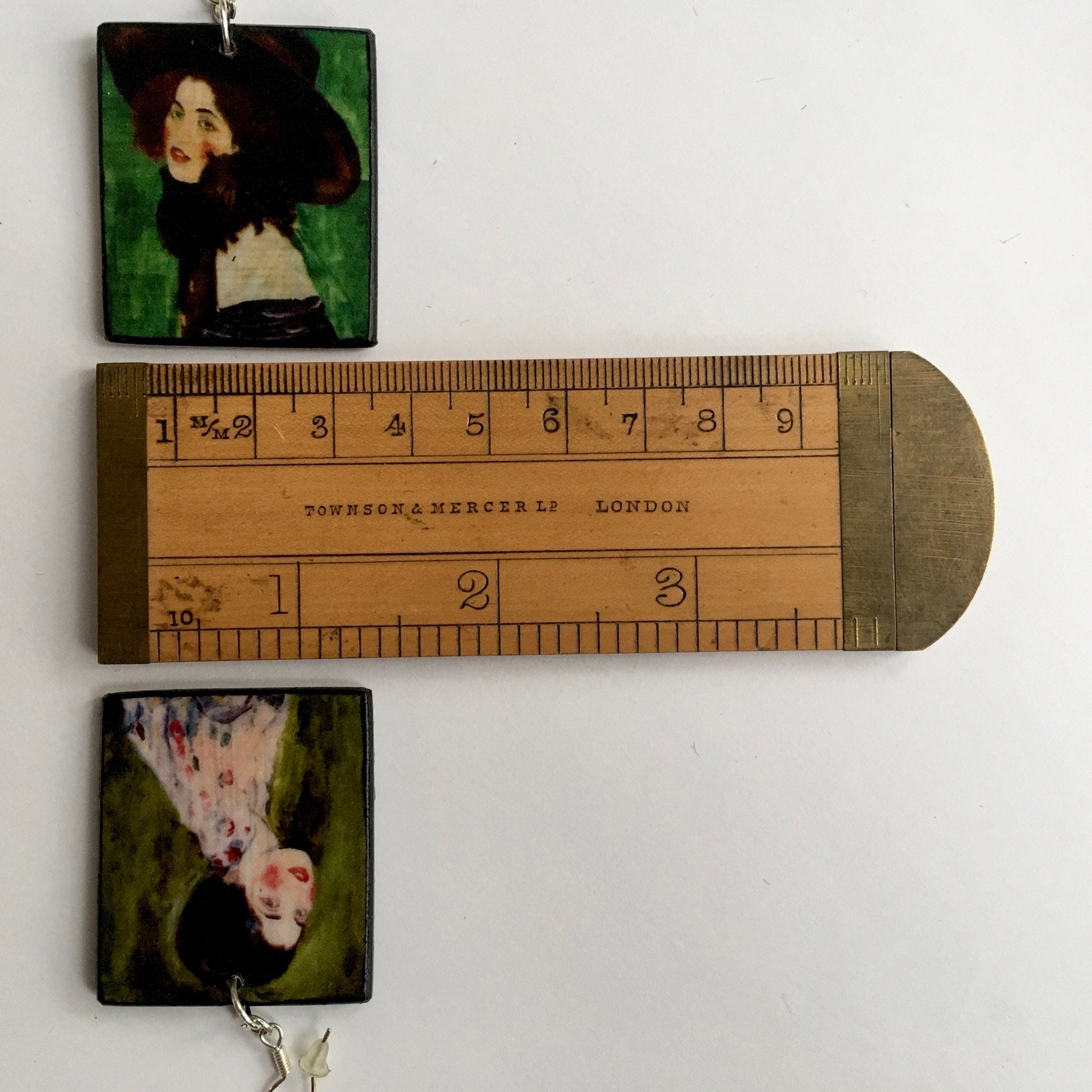 Museum-Inspired Sustainable Earrings Gustav Klimt, Portrait of a Lady, green earrings. Obljewellery