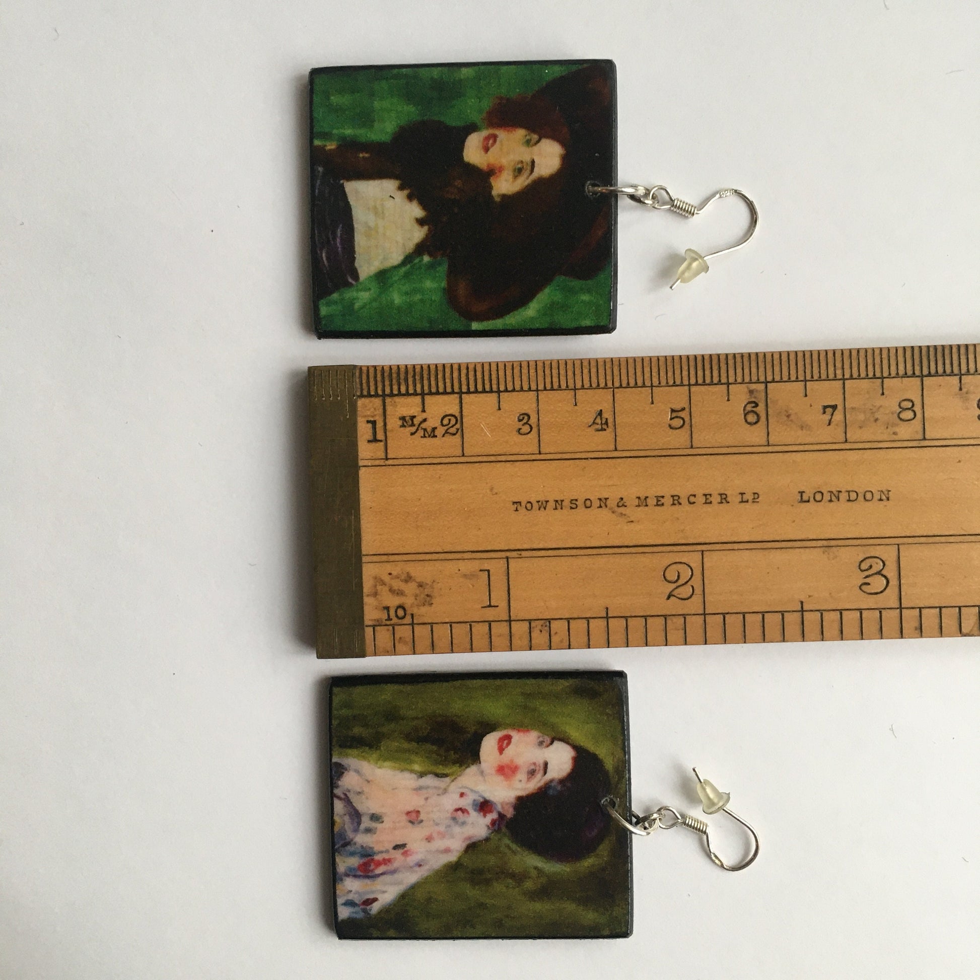 Museum-Inspired Sustainable Earrings Gustav Klimt, Portrait of a Lady, green earrings. Obljewellery