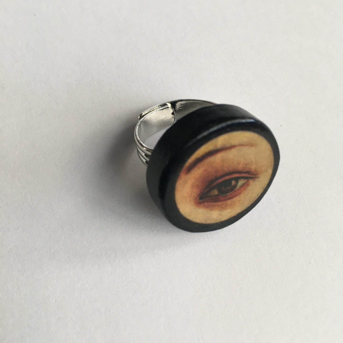 Lover’s eye, wooden ring. Botticelli art image ring. Eccentric gift.