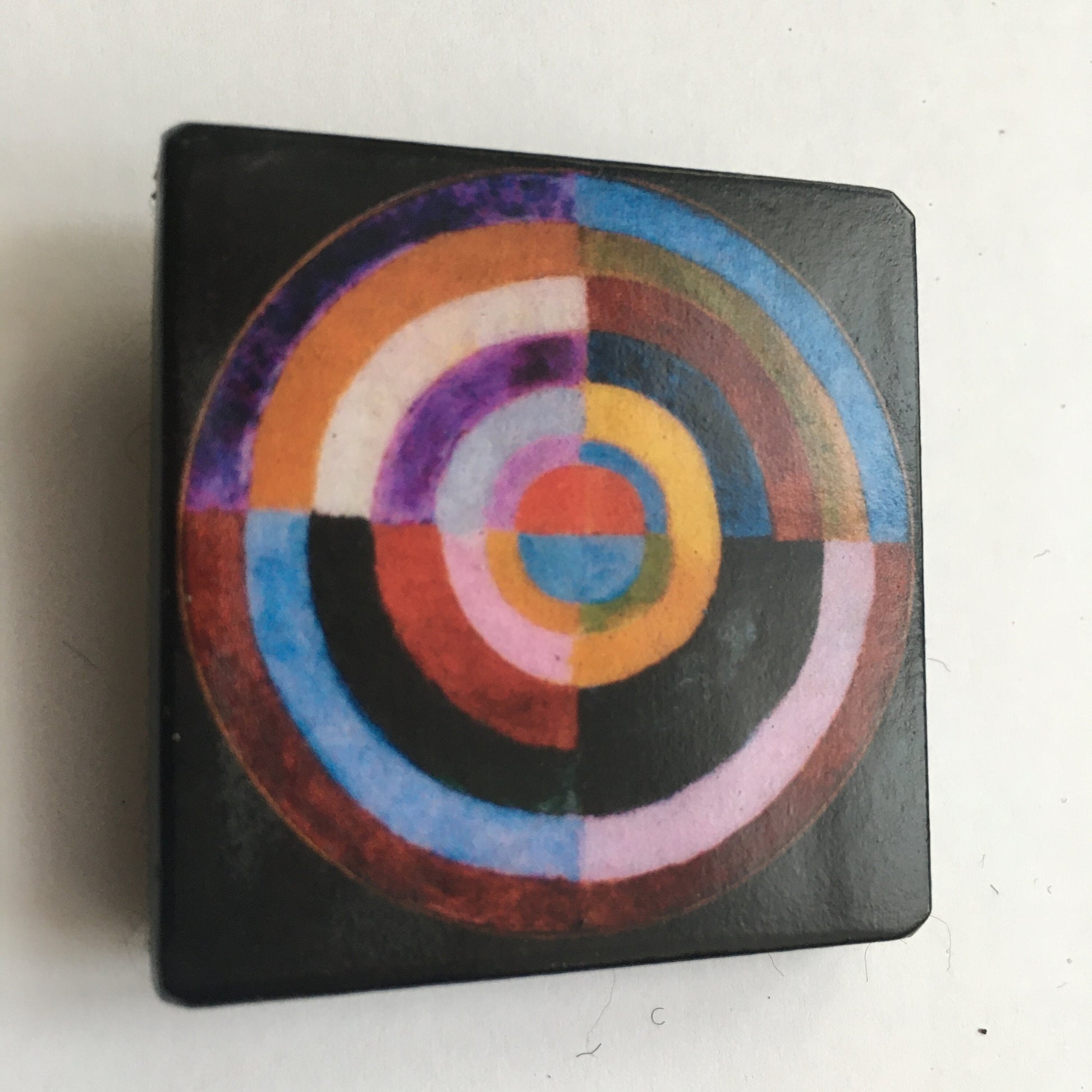 Museum-Inspired Sustainable Brooches Robert Delaunay, Disque Simultane statement brooch Obljewellery