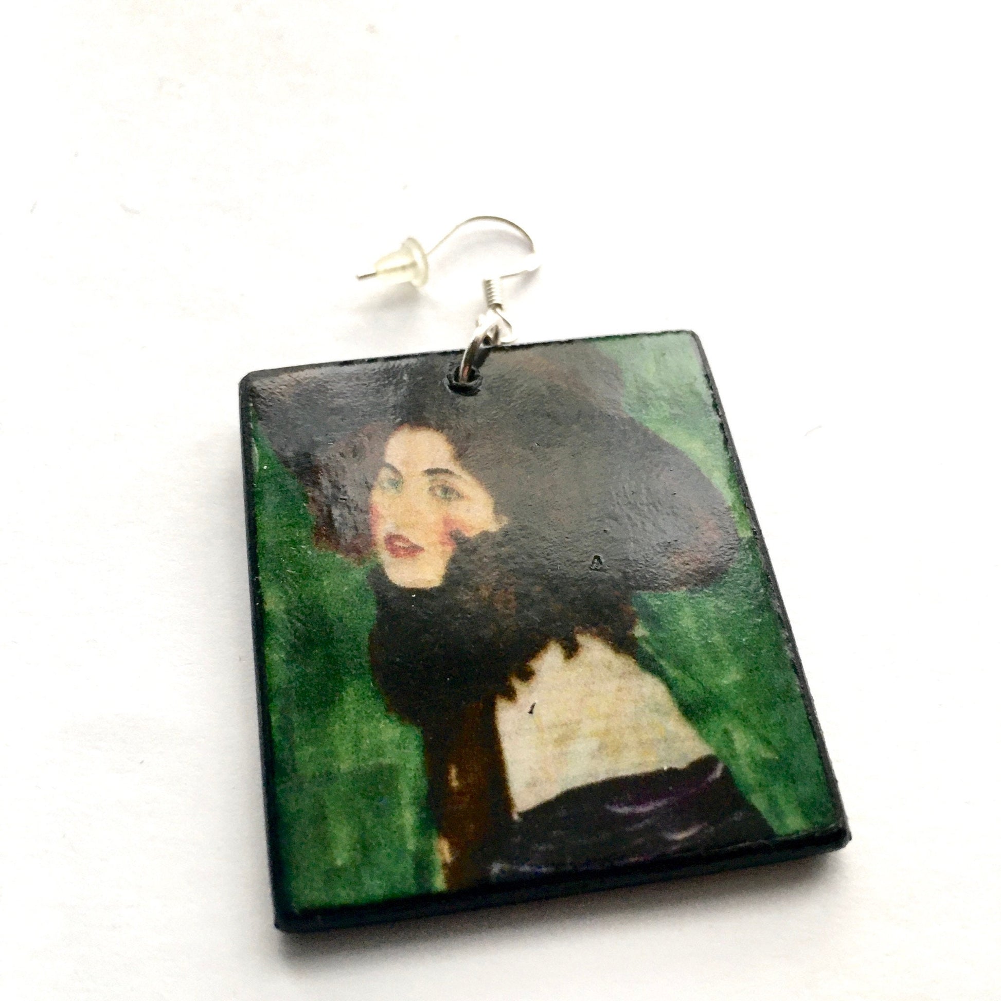 Museum-Inspired Sustainable Earrings Gustav Klimt, Portrait of a Lady, green earrings. Obljewellery