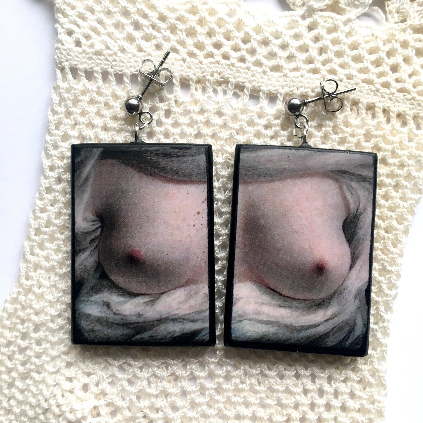 Sustainable wooden handmade stud earrings inspired by the American artist Sarah Goodridge and her miniature painting Beauty Revealed. Obljewellery mismatched earrings