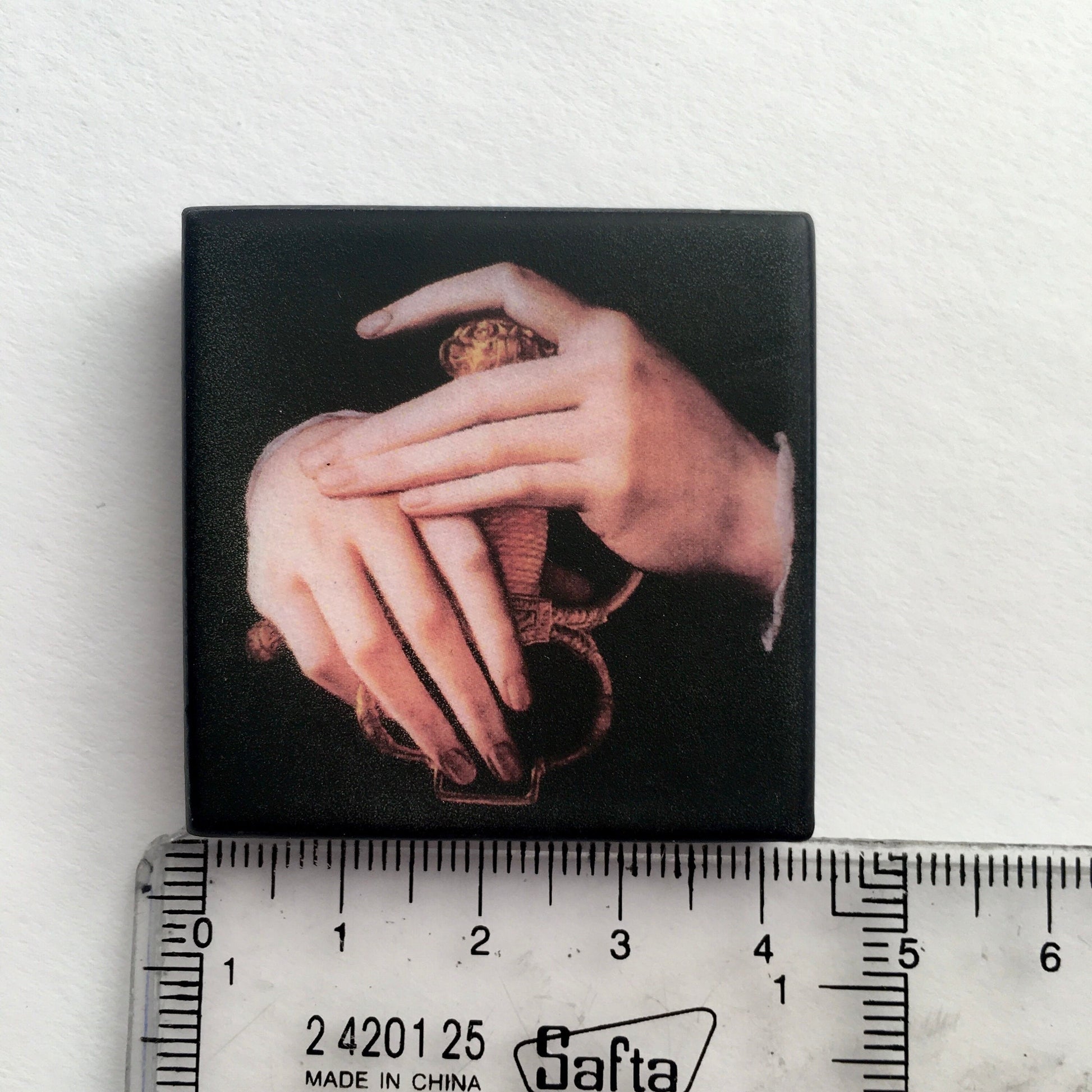 Museum-Inspired Sustainable Brooches Art Brooch inspired by Agnolo Bronzino hands detail Obljewellery