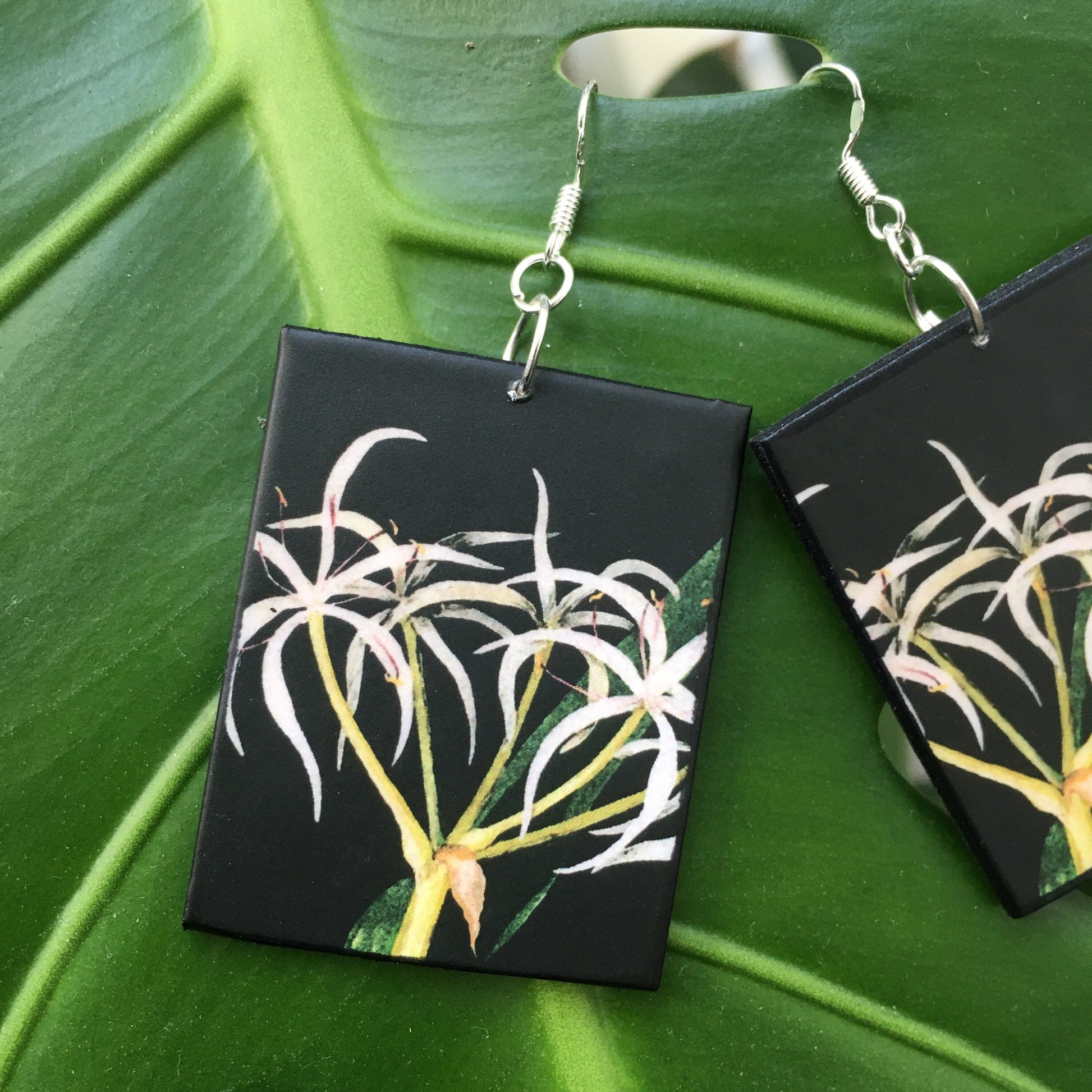 Museum-Inspired Sustainable Earrings Mary Delany white flowers earrings. Mother day gift Obljewellery