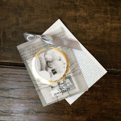Museum-Inspired Sustainable Earrings The Kiss – Klimt Art Earrings Obljewellery