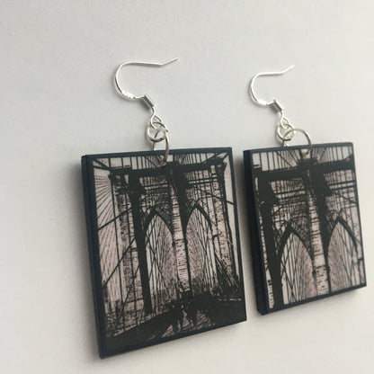 Museum-Inspired Sustainable Earrings Brooklyn Bridge, artsy earrings gift. Sustainable wood and silver hooks. Obljewellery