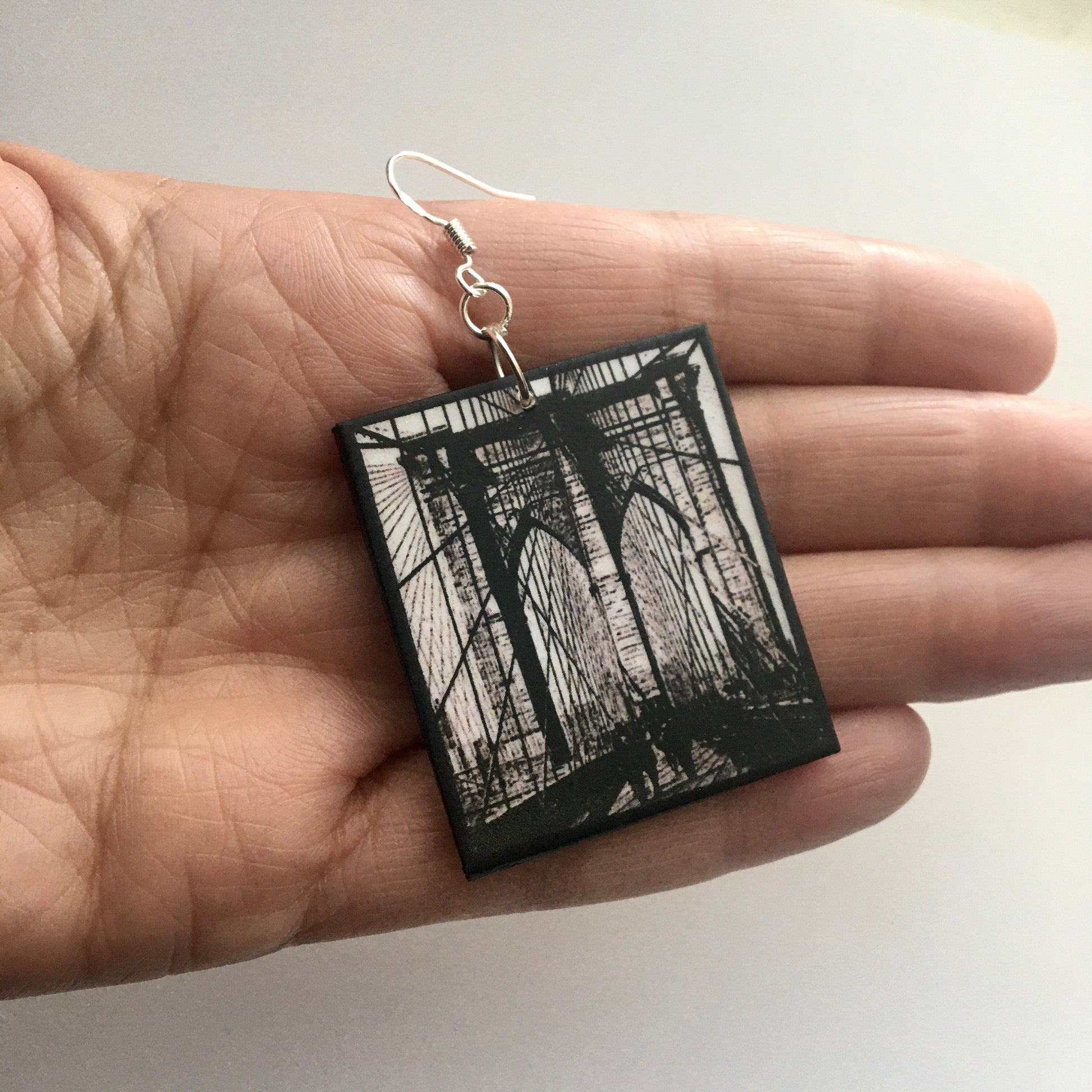 Museum-Inspired Sustainable Earrings Brooklyn Bridge, artsy earrings gift. Sustainable wood and silver hooks. Obljewellery