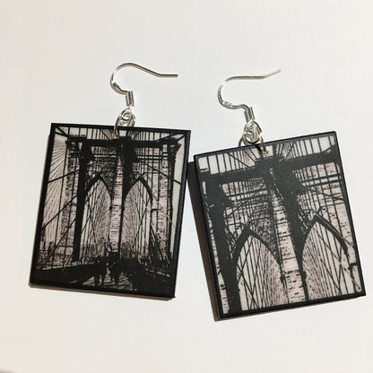 Museum-Inspired Sustainable Earrings Brooklyn Bridge, artsy earrings gift. Sustainable wood and silver hooks. Obljewellery