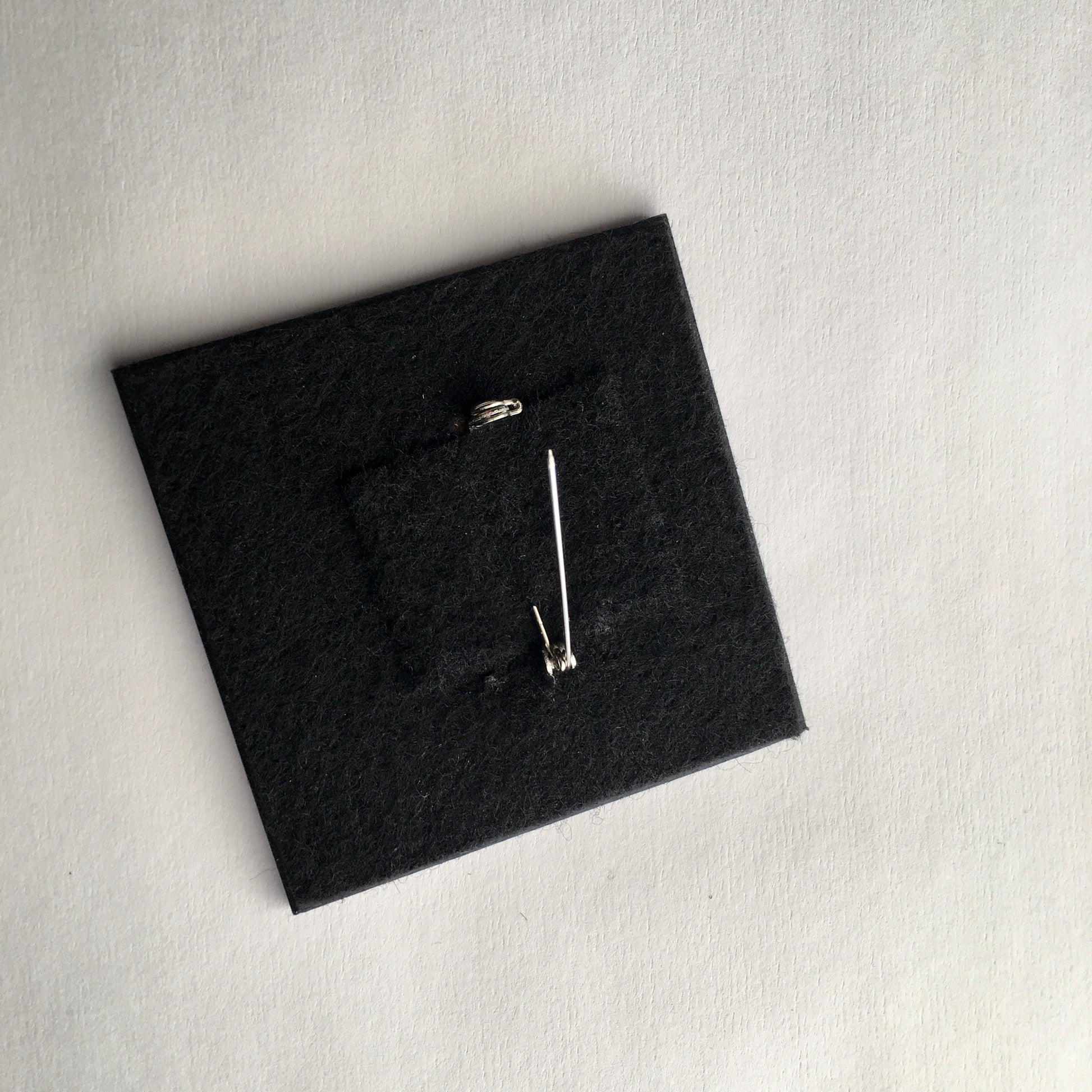 Museum-Inspired Sustainable Brooches Robert Delaunay statement brooch Obljewellery
