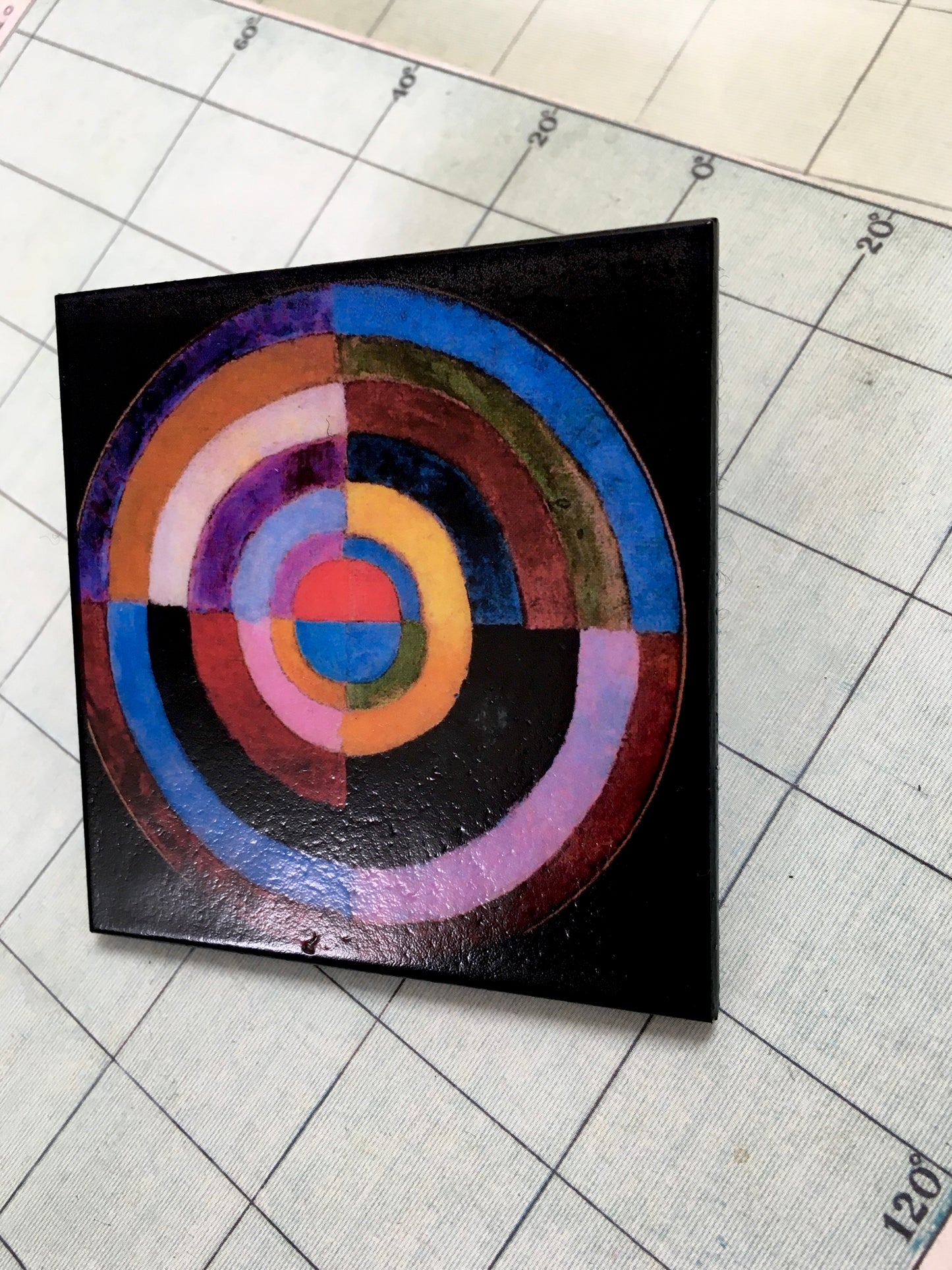 Museum-Inspired Sustainable Brooches Robert Delaunay, Primer Disque big brooch. Obljewellery