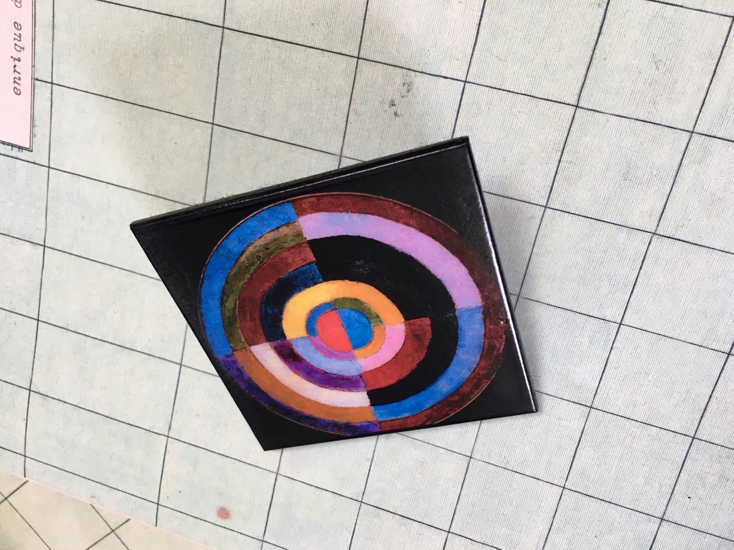 Museum-Inspired Sustainable Brooches Robert Delaunay, Primer Disque big brooch. Obljewellery